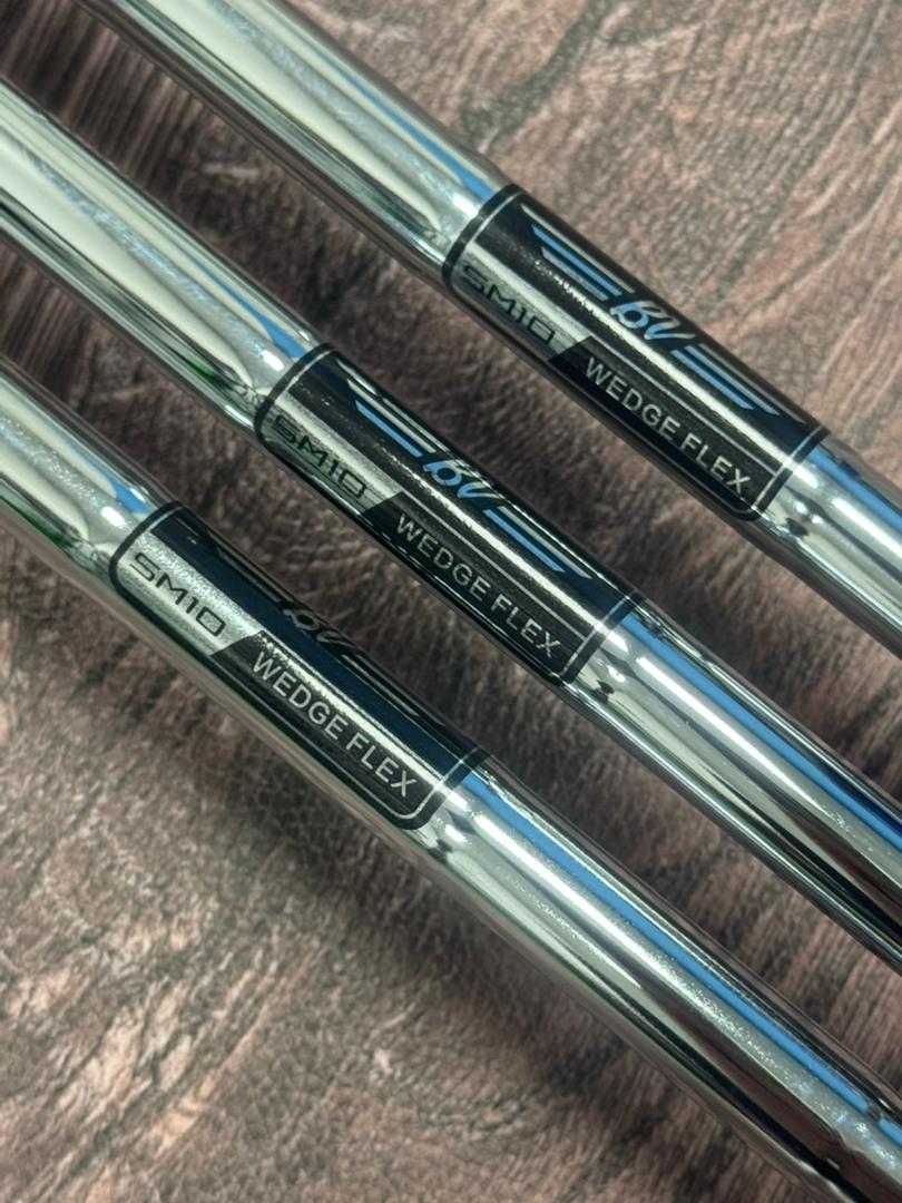 Titleist Vokey SM10 Wedge Set 52° 56° 60° Chrome – DG S300 Shafts – MCC Grips