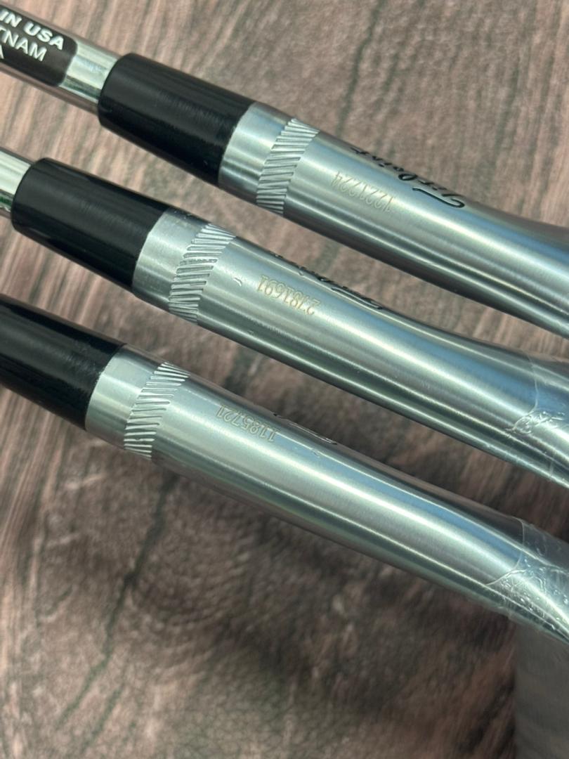 Titleist Vokey SM10 Wedge Set 52° 56° 60° Chrome – DG S300 Shafts – MCC Grips