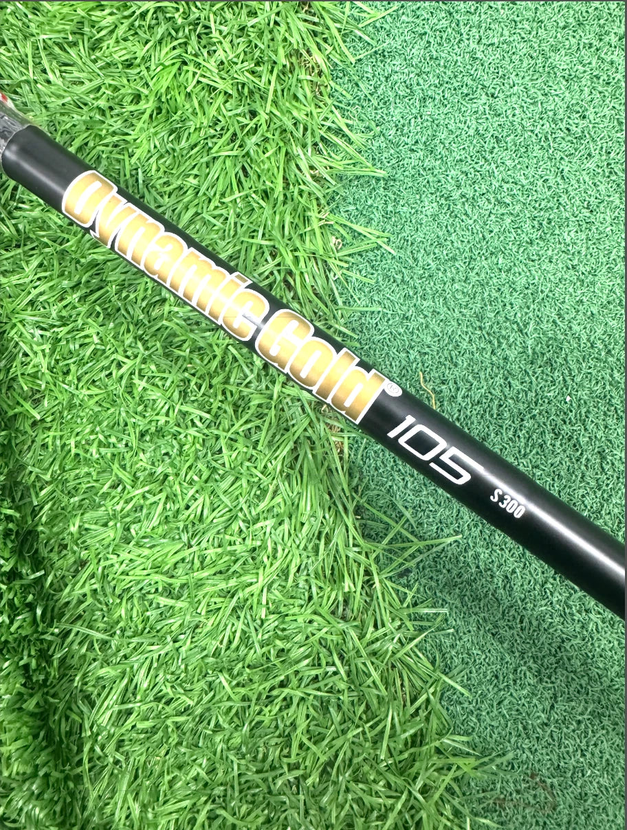 TAYLORMADE P790 IRON SET 4-PW BLACK RH - DYNAMIC GOLD 105 S300 SHAFT BRAND NEW